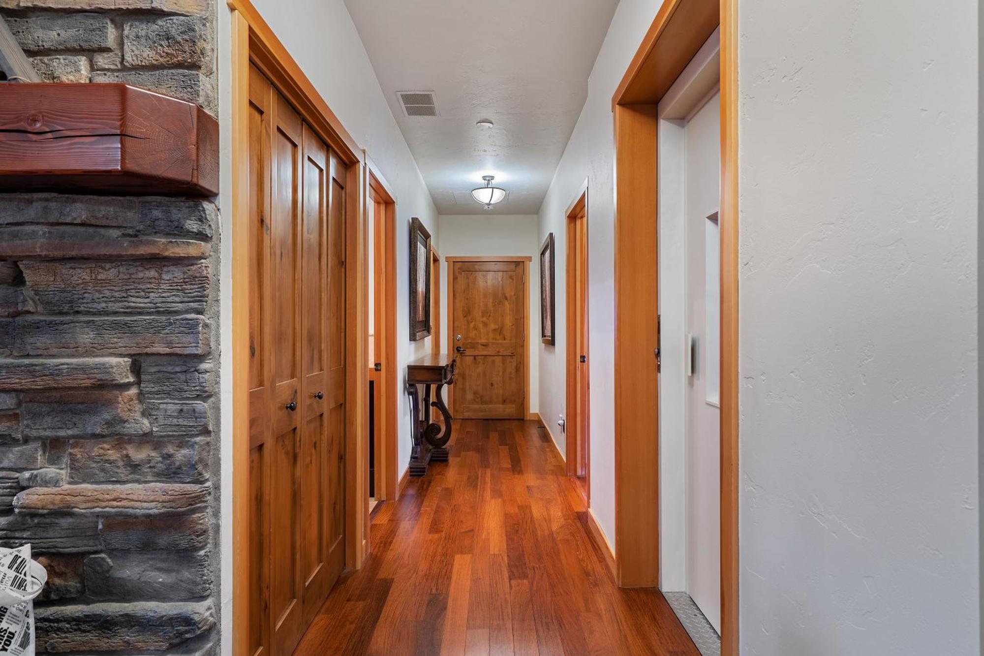 Apartamento Parkland301 Sunlit 2,000 Ft² Penthouse With Mtn View Canmore Exterior foto