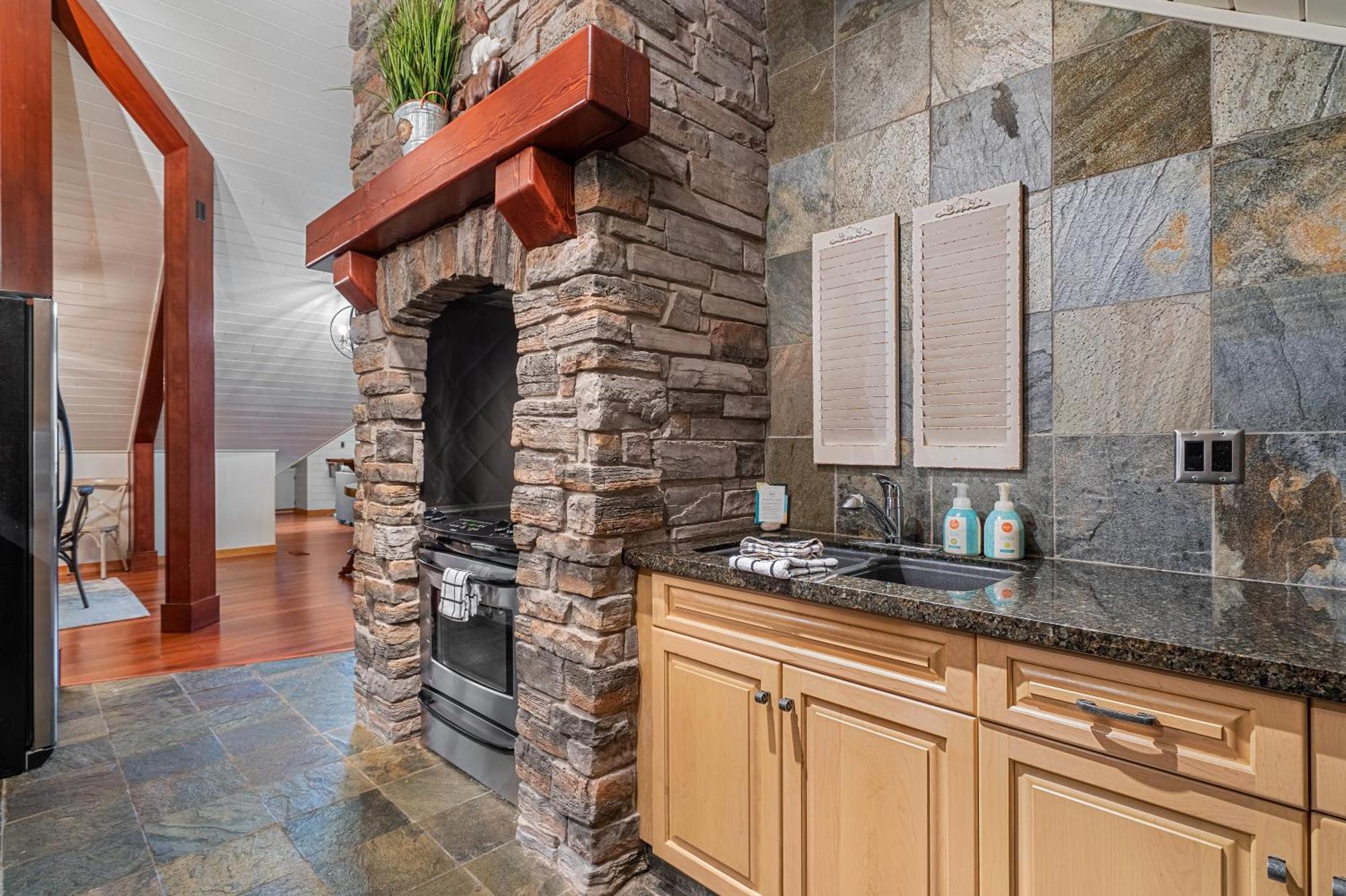 Apartamento Parkland301 Sunlit 2,000 Ft² Penthouse With Mtn View Canmore Exterior foto