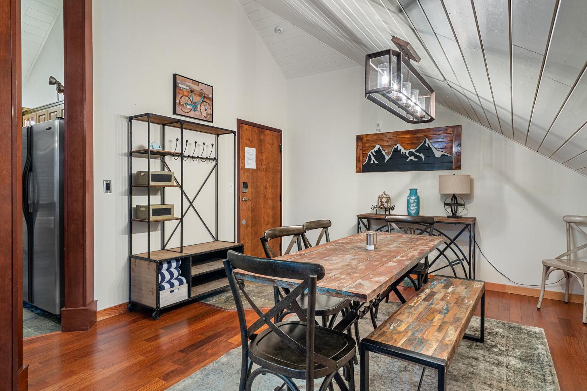 Apartamento Parkland301 Sunlit 2,000 Ft² Penthouse With Mtn View Canmore Exterior foto