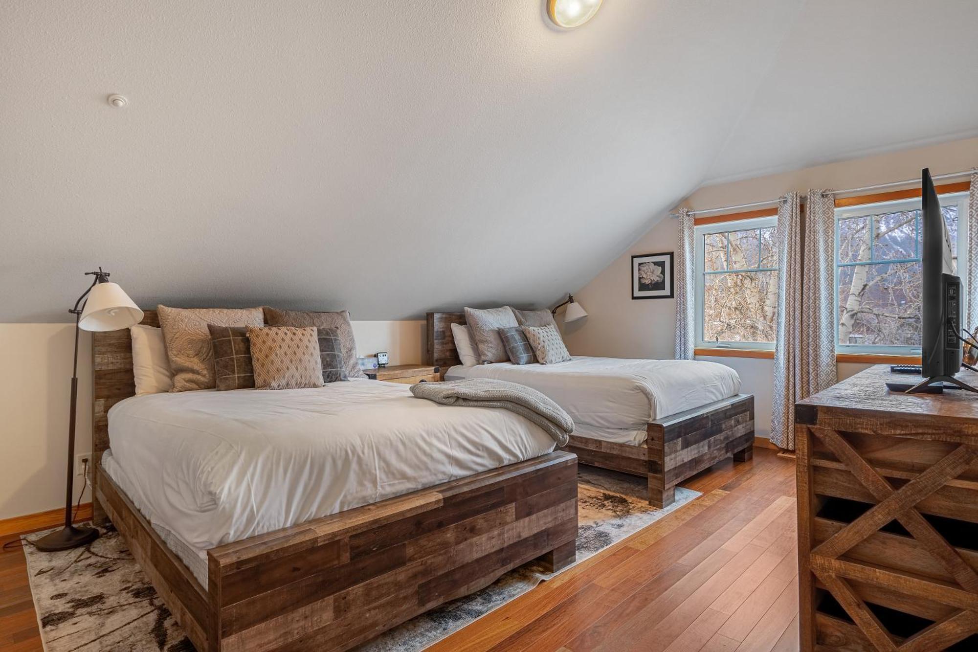 Apartamento Parkland301 Sunlit 2,000 Ft² Penthouse With Mtn View Canmore Exterior foto
