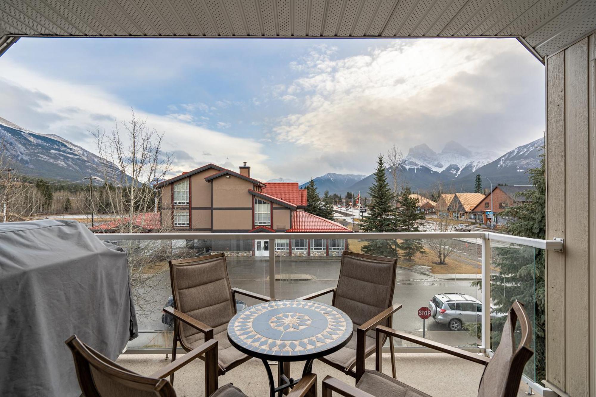 Apartamento Parkland301 Sunlit 2,000 Ft² Penthouse With Mtn View Canmore Exterior foto