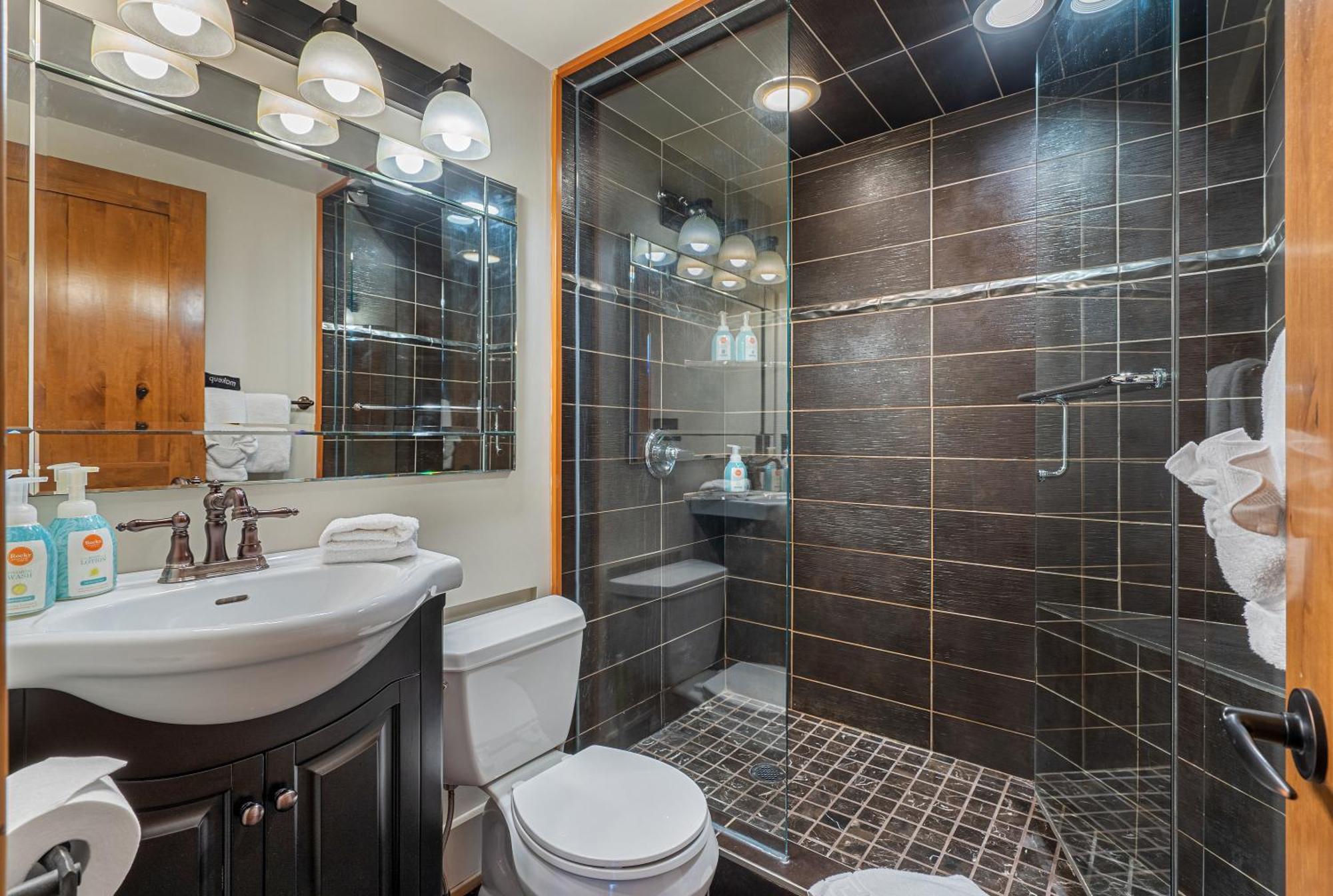 Apartamento Parkland301 Sunlit 2,000 Ft² Penthouse With Mtn View Canmore Exterior foto
